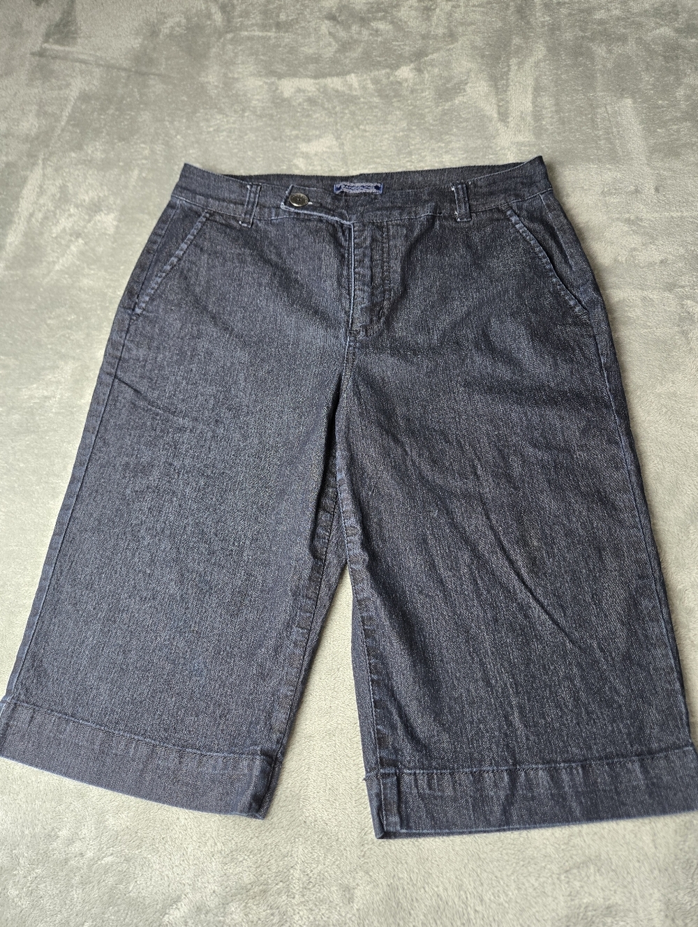 Sandolino Blu Bermuda Shorts Womens 10 Blue Denim Flat Front Zip Fly Casual